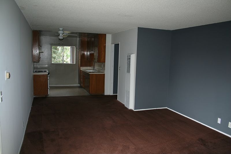 2nd image of 1127 W Chestnut St APT 4