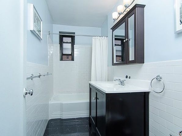 32-25 88th St #207
