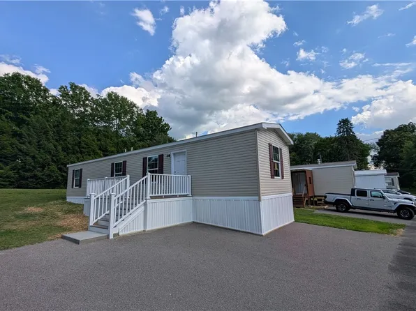 207 Cedar Ln, Valencia, PA 16059