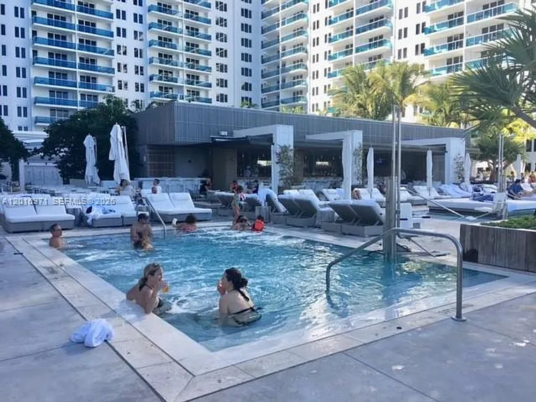2301 Collins Ave #528 — Photo 29