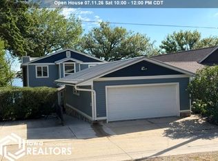 5494 Lakeview Dr, Clear Lake, IA 50428