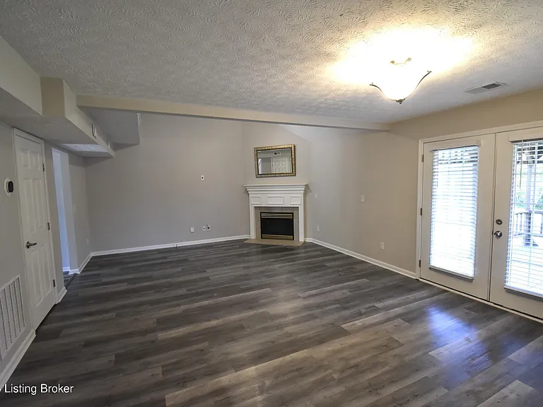 4006 Mimosa View Dr — Photo 8