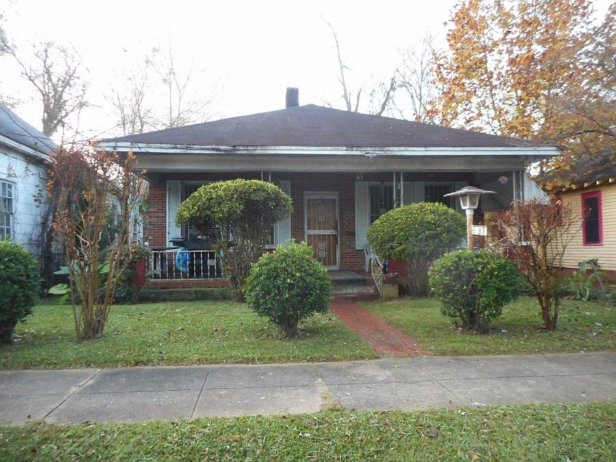 1st image of 131 W Hannon St