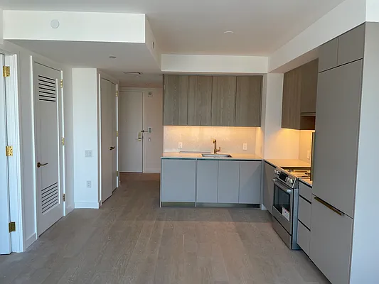 Rented by YouYork Management LLC | media 8