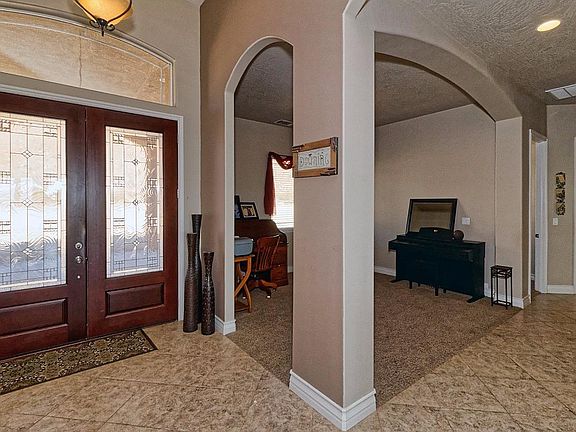 4th image of 13274 Mustang Ave
