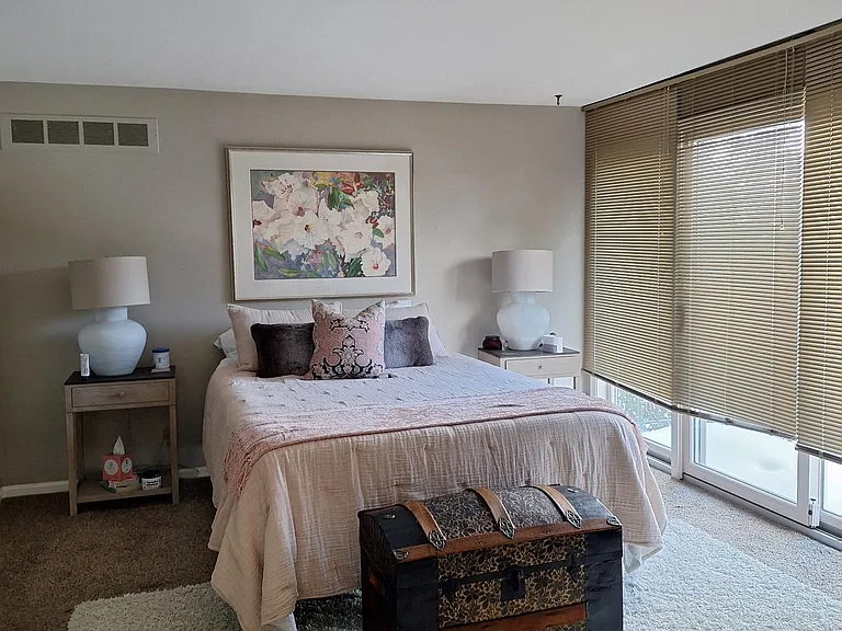 32233 Southfield Rd — Photo 6
