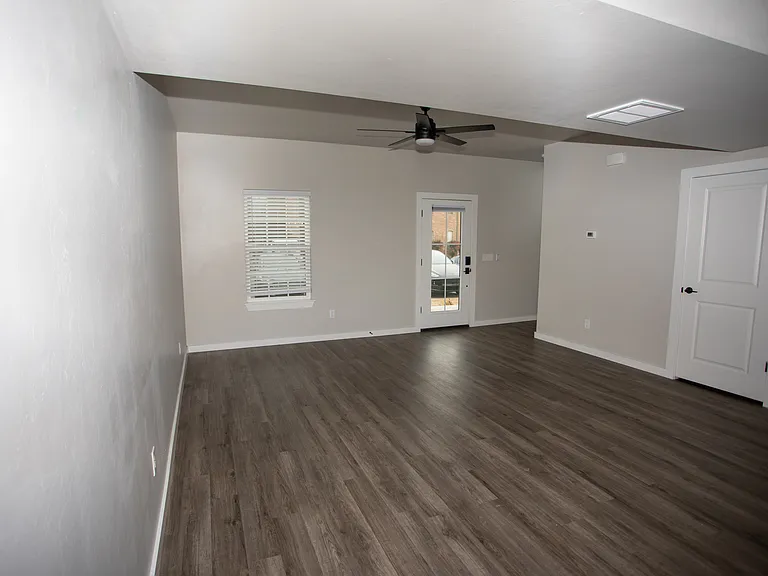 1800 Alameda St — Photo 8