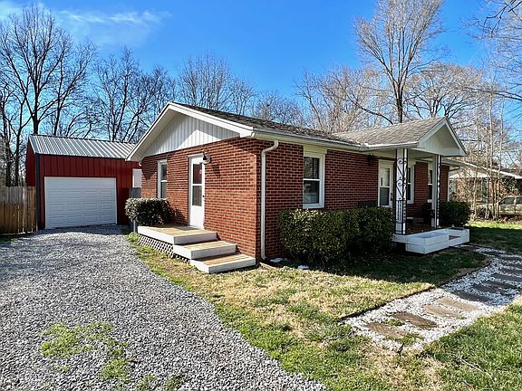3rd image of 107 Green Meadow Dr