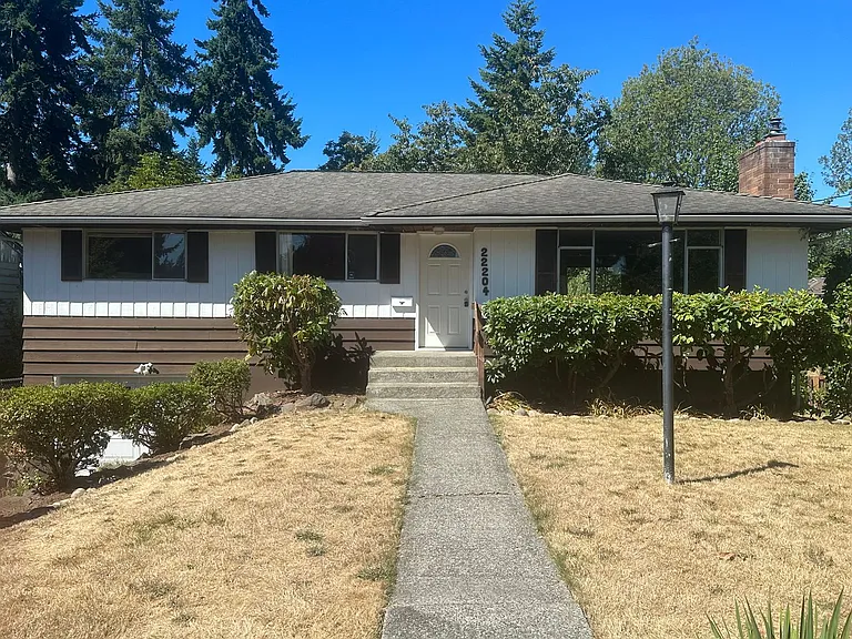 22204 53rd Ave W — Photo 2