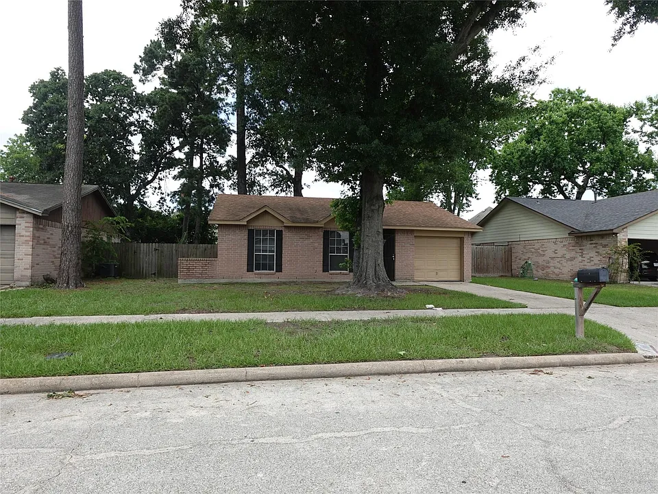 10811 Thorncliff Dr