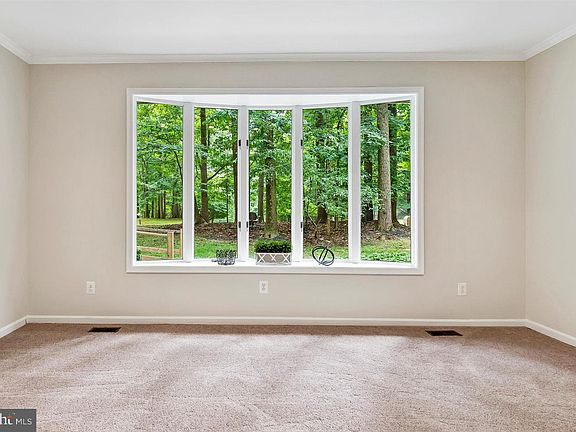 4th image of 6 Timber Run Ct