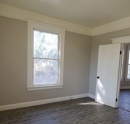 5th image of 209 N Yosemite Ave #5