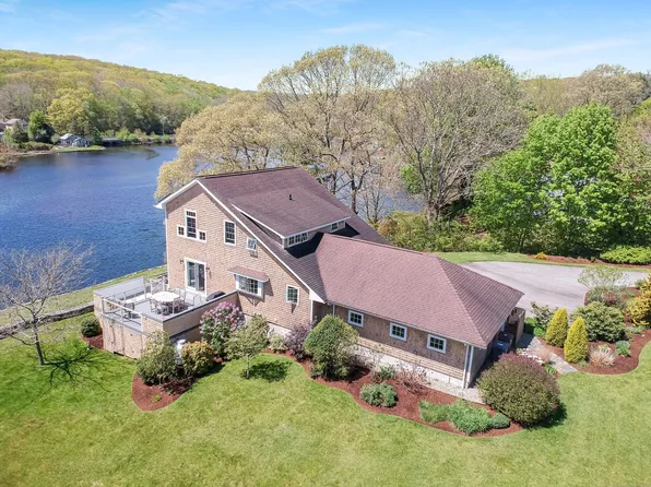 20 Riverhead Lane, East Lyme, CT 06333