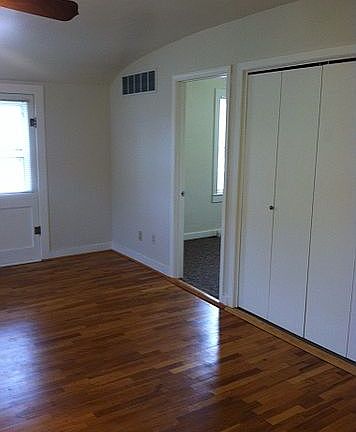 Original oak floor.