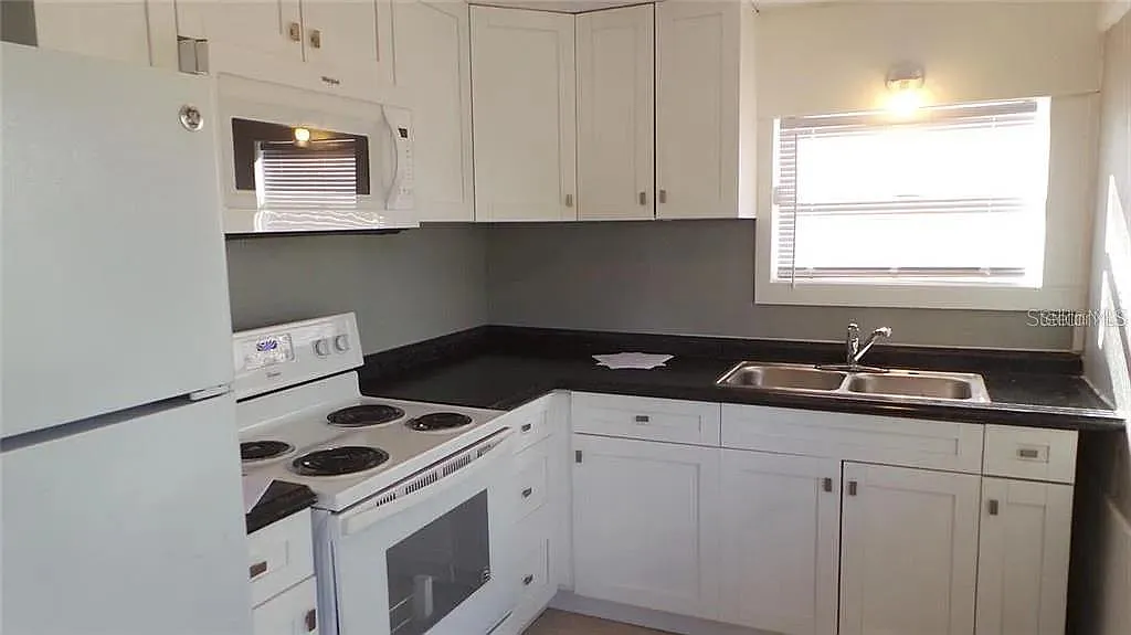2 bed, 1.0 bath, 1565 sqft, $1,000 — Photo 3