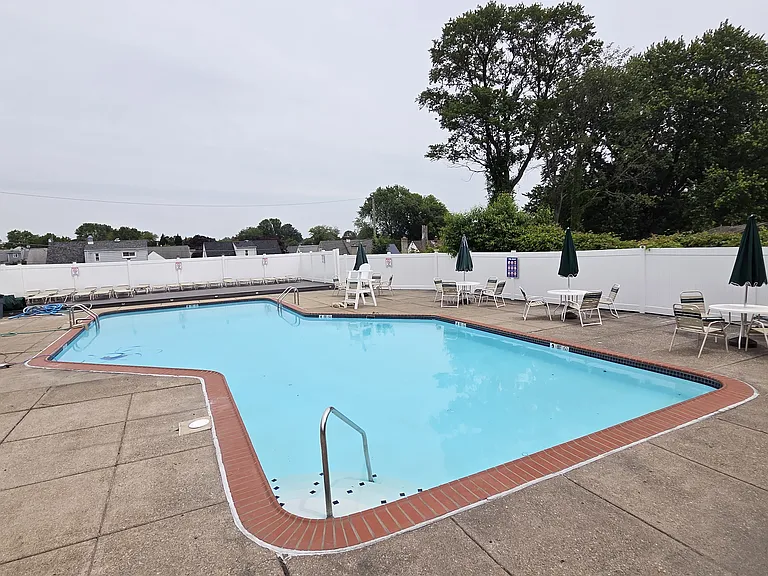 441 Tomlinson Rd #F12 — Photo 1