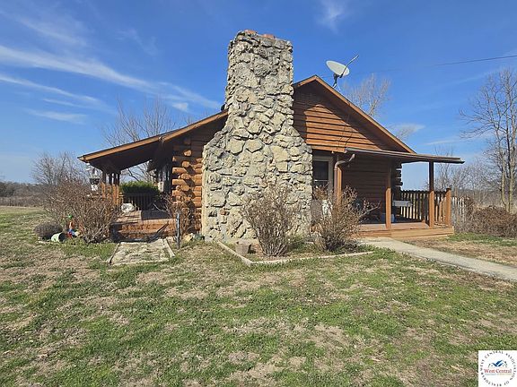 3rd image of 34855 Strawberry Rd