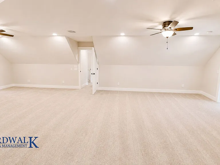 7778 Center St — Photo 17
