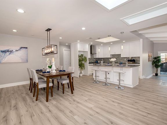 3rd image of 905 Almaden Ave