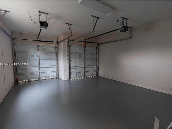 2nd image of 212 SW 9th St #212