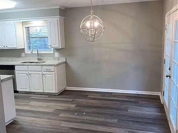 4th image of 110 Summerwood Dr