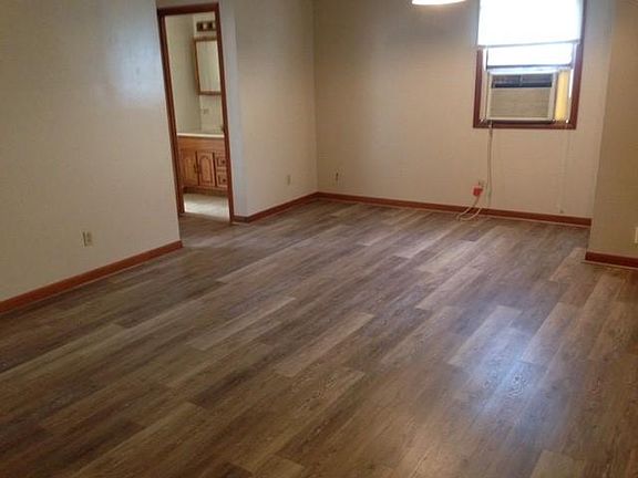 Living room - 21' by 17'.