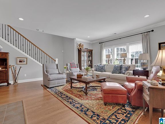 3rd image of 2221 Ross Ave