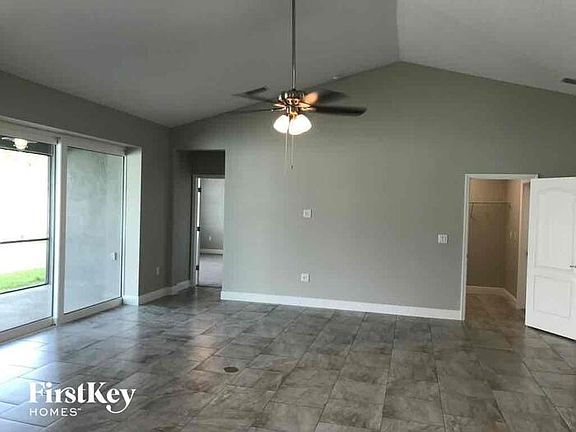 3rd image of 11446 Dovetail Ln