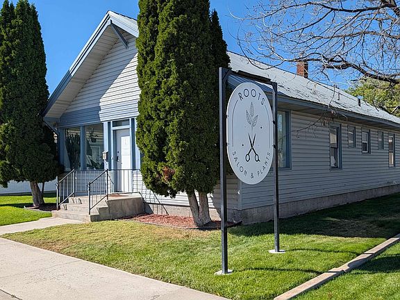 3rd image of 1518 Overland Ave