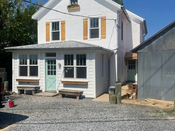 50 Charles St #3, Solomons, MD 20688