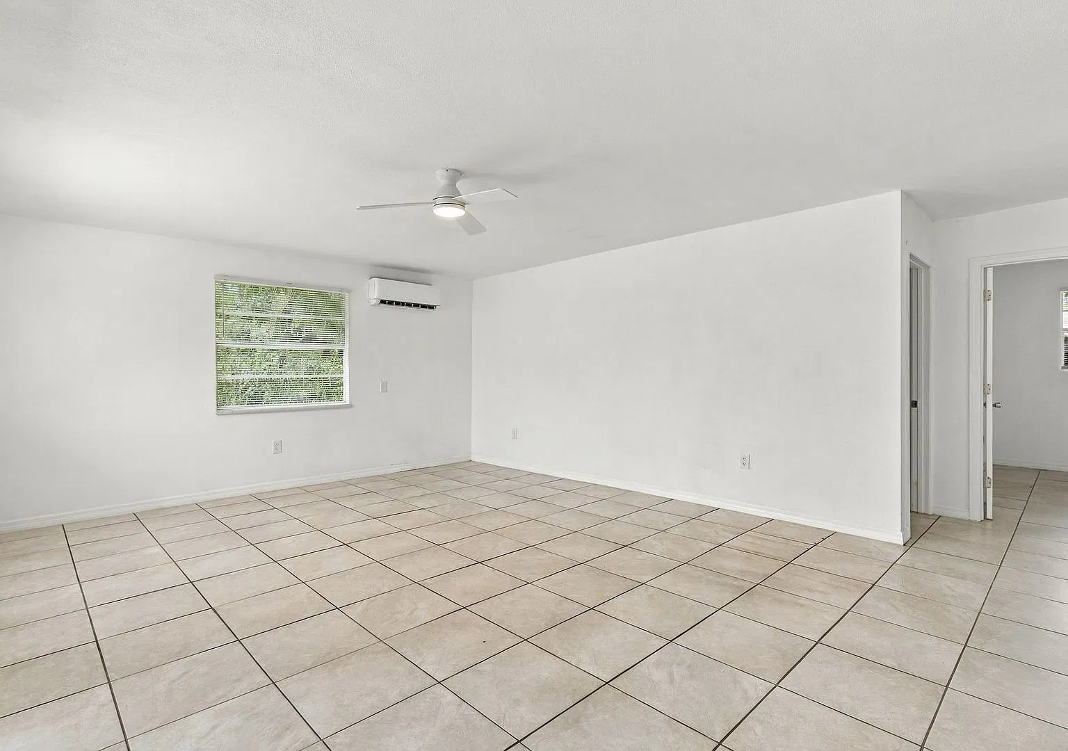 Charming 2-Bedroom, 1-Bath Home in Lakeland, FL — Photo 4