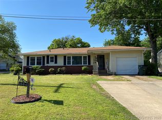 1664 E 13th St, Okmulgee, OK 74447