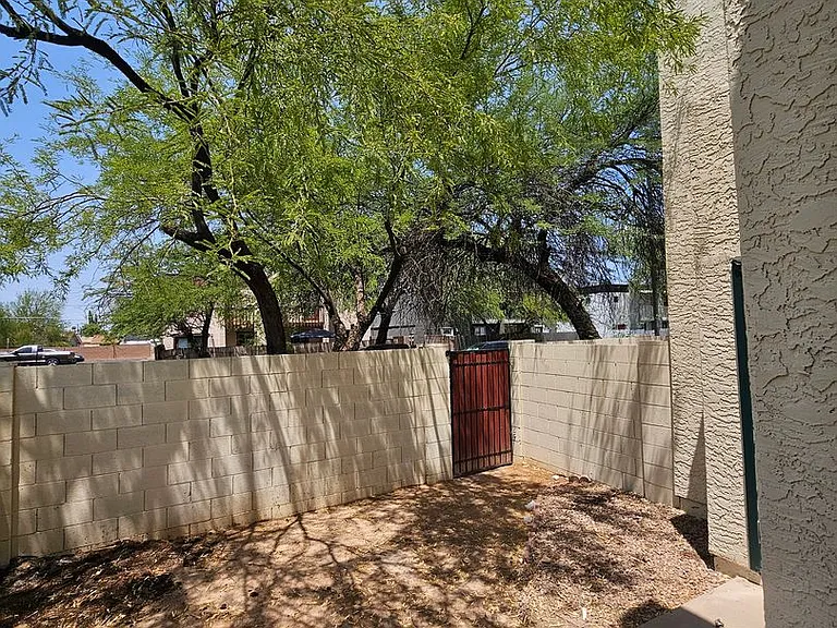 1715 E. Pepper Circle — Photo 48