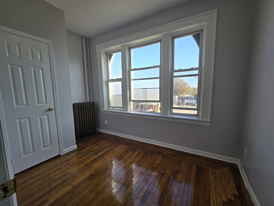 1st image of 220 Roseville Ave #303-B