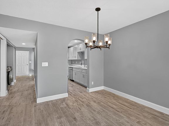 5th image of 203 Grove Isle Circle