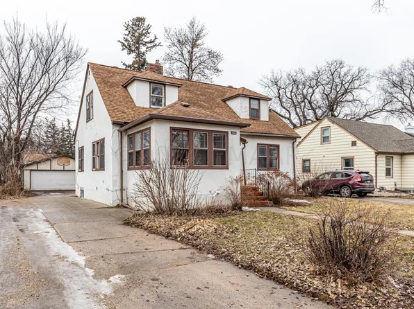 1454 10th St N, Fargo, ND 58102