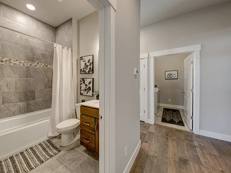 3303 Red Mountain Ave — Photo 20