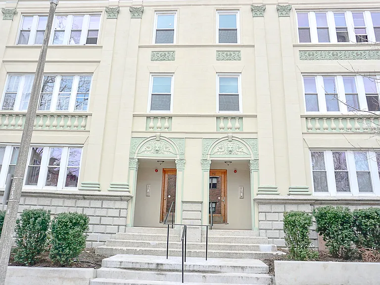 330 Saint Paul St #4 — Photo 23
