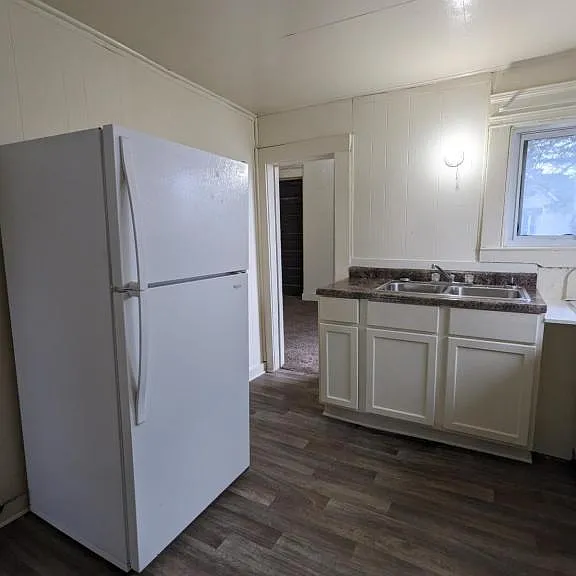719 S Union St — Photo 3
