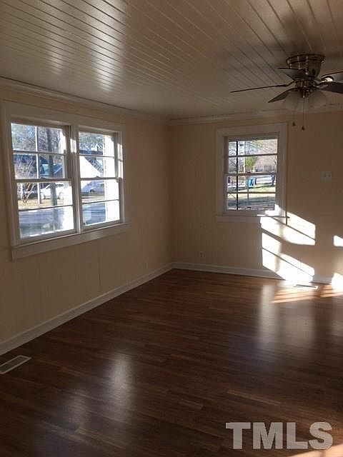 2nd image of 811 W Walnut St