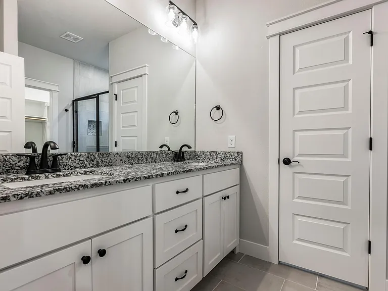 4 Gibson Ln — Photo 6