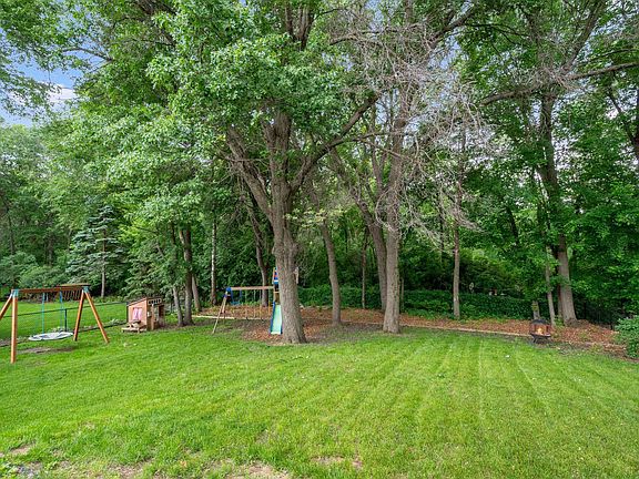 2nd image of 9406 Harpers Ct NE