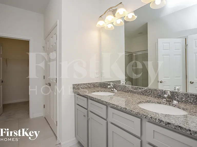344 Corbel Ln — Photo 7
