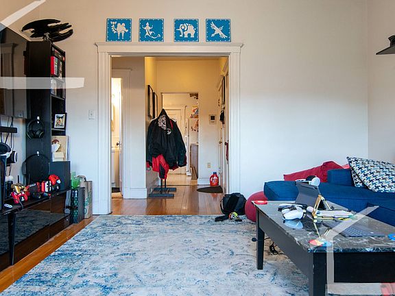 2nd image of 39 Mount Hood Rd APT 10