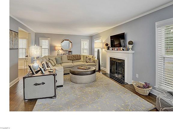 2nd image of 20724 Beachwood Dr