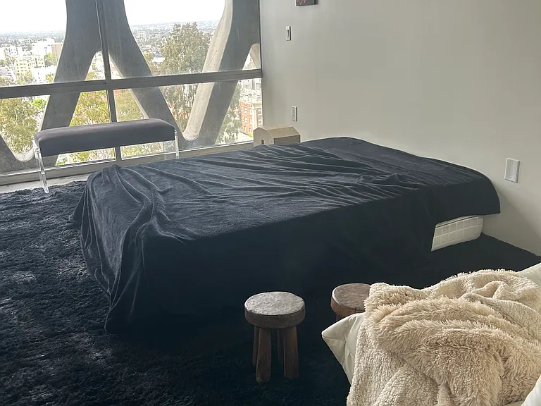 2404 Wilshire Blvd #10B — Photo 12