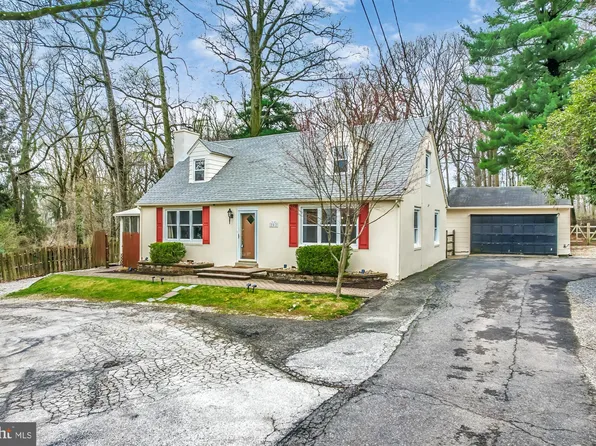 202 S Bishop Ave, Secane, PA 19018