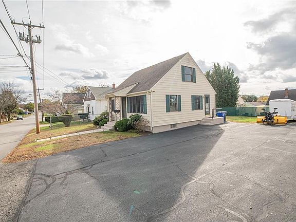 4th image of 43 Bliss St
