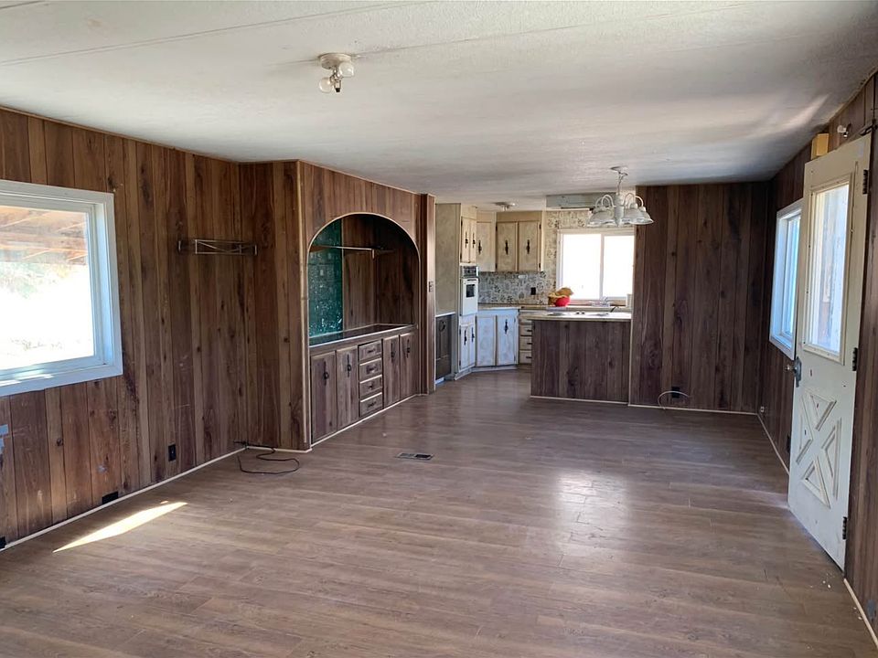 2nd image of 28251 Peckham Rd