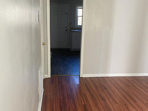 4th image of 620 N College Dr #5